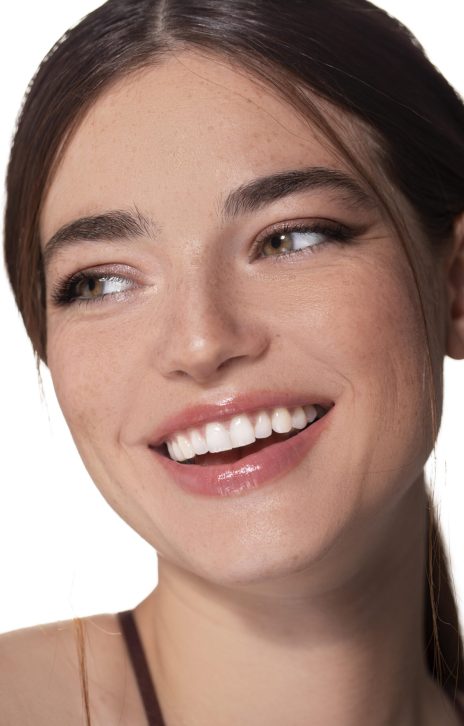 portrait-young-woman-with-natural-make-up